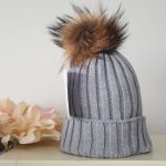 gorro con pompon